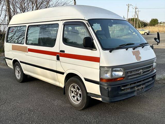 TOYOTA HIACE COMMUTER GL