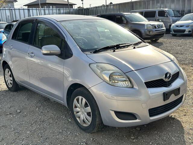 TOYOTA VITZ (YARIS)