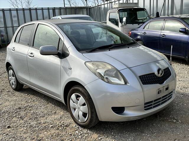 TOYOTA VITZ (YARIS) F