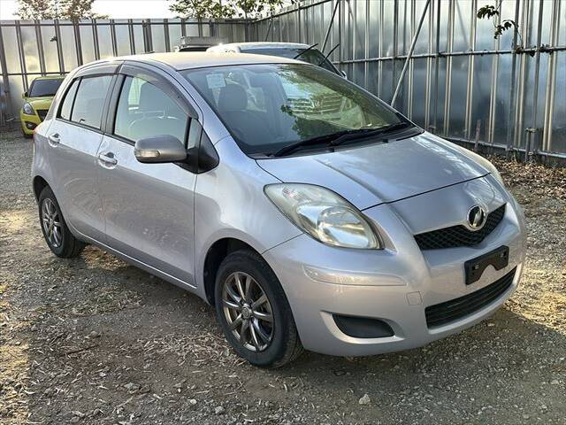 TOYOTA VITZ (YARIS) F