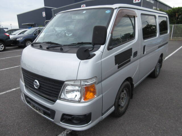 NISSAN CARAVAN (URVAN) DX