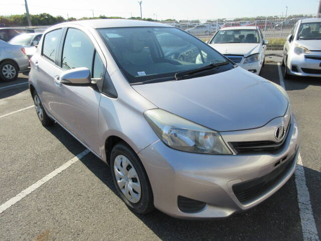TOYOTA VITZ (YARIS) F