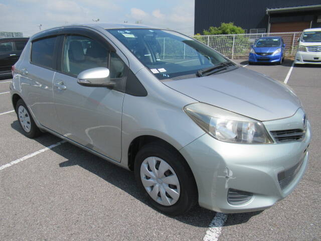 TOYOTA VITZ (YARIS)