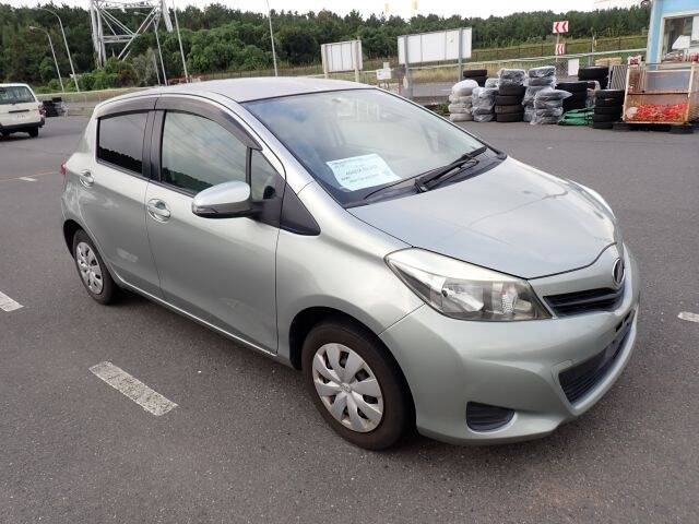 TOYOTA VITZ (YARIS) F