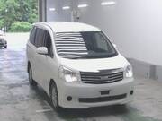 2013 TOYOTA NOAH X SPECIAL EDITION