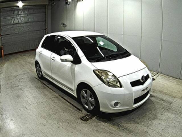 TOYOTA VITZ (YARIS) RS