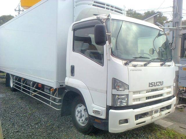 Шильдик Isuzu forward