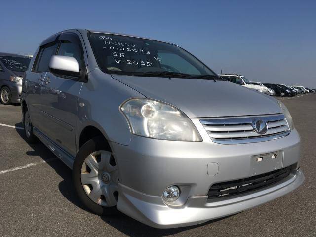Toyota raum 2007