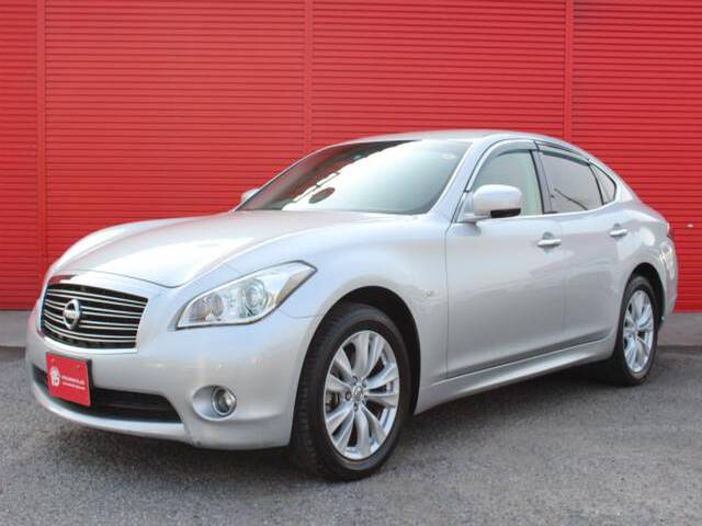 Nissan fuga 2011