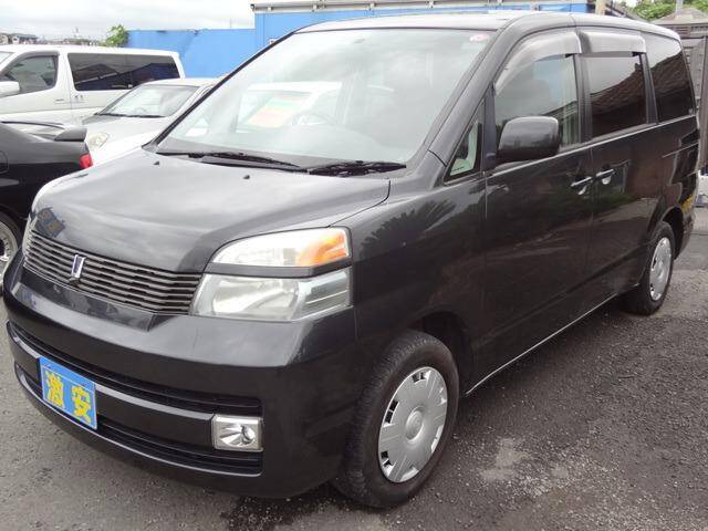 Toyota voxy 2004