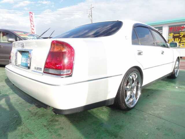 Toyota crown majesta 2001