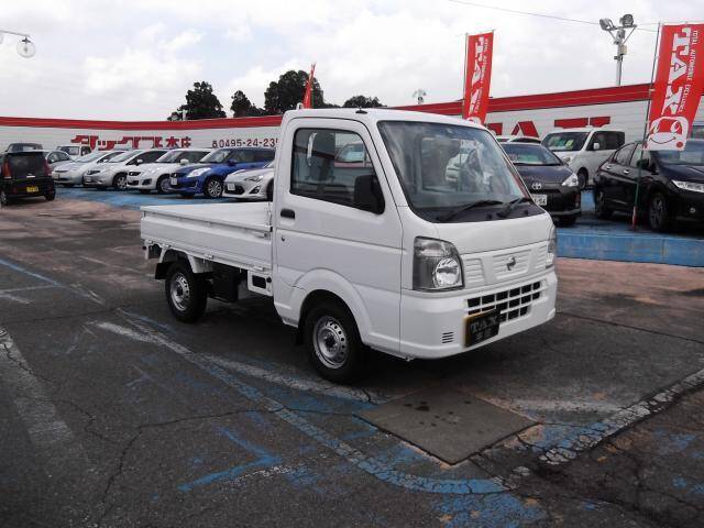 Nissan nt100 clipper