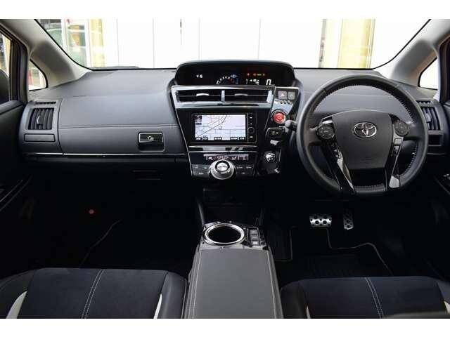 Тойота альфа без пробега. Toyota Prius Alpha 2016 салон. Тойота Приус Альфа g комплектация. Тойота Приус Альфа 2015 g комплектация. Toyota Prius Alpha 2012 салон.