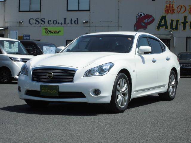 Nissan fuga 2013