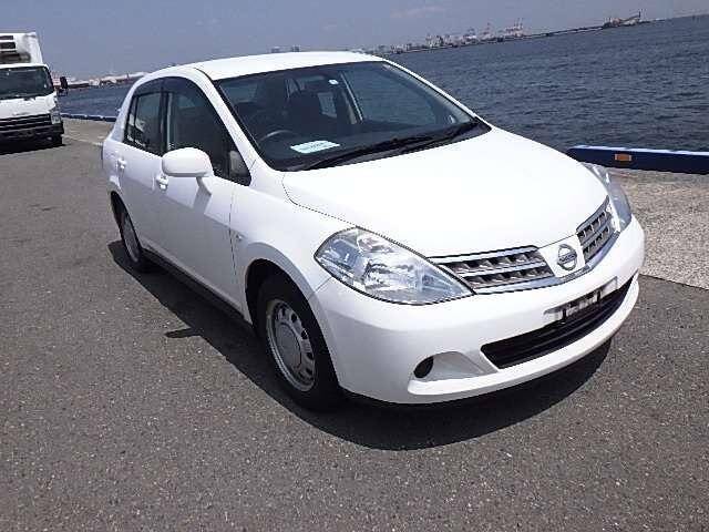 Nissan tiida latio 2010