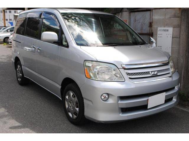 Toyota noah 2005