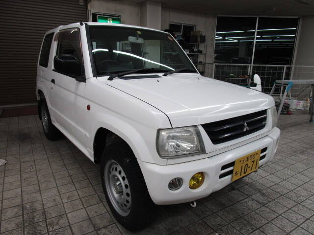 Mitsubishi pajero mini 2001