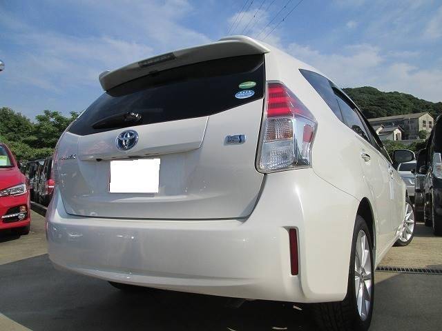 Тойота альфа без пробега. Toyota Prius α. Prius Alpha 2016. Приус Альфа левый руль. Тойота Приус Альфа 7 мест.