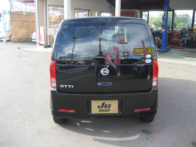 Nissan otti 2007