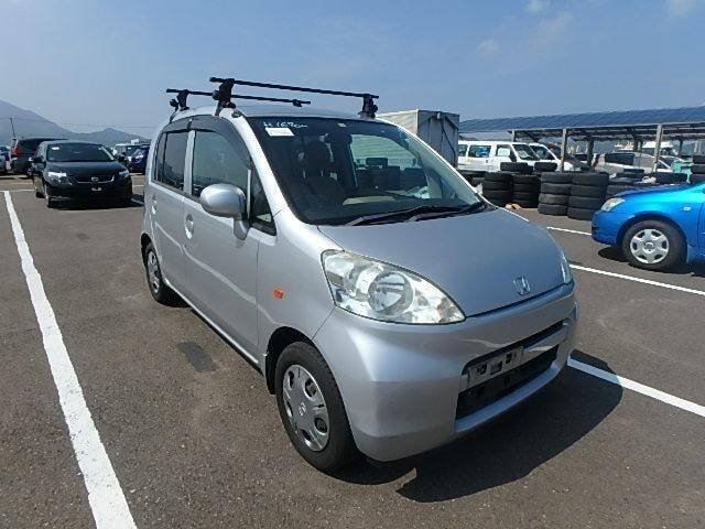 Honda life 2008