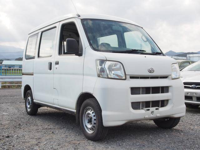 daihatsu mini van