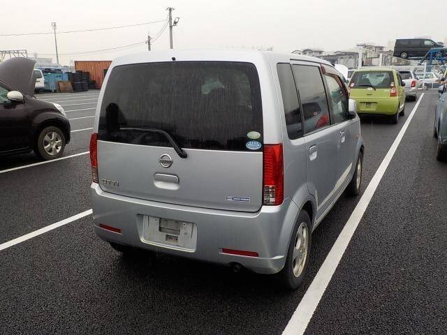Nissan otti 2007