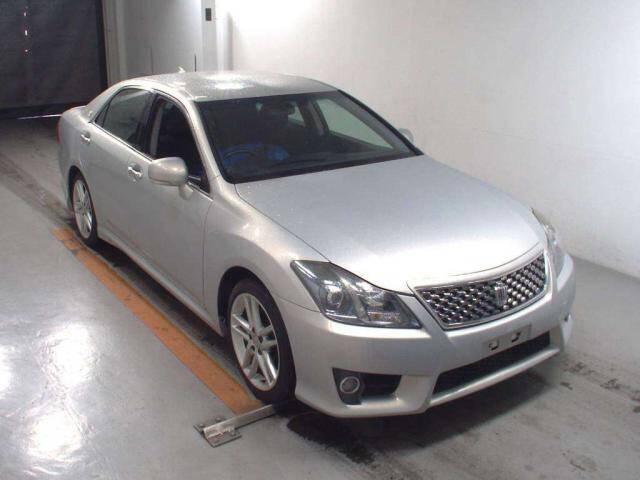 Toyota crown 2011