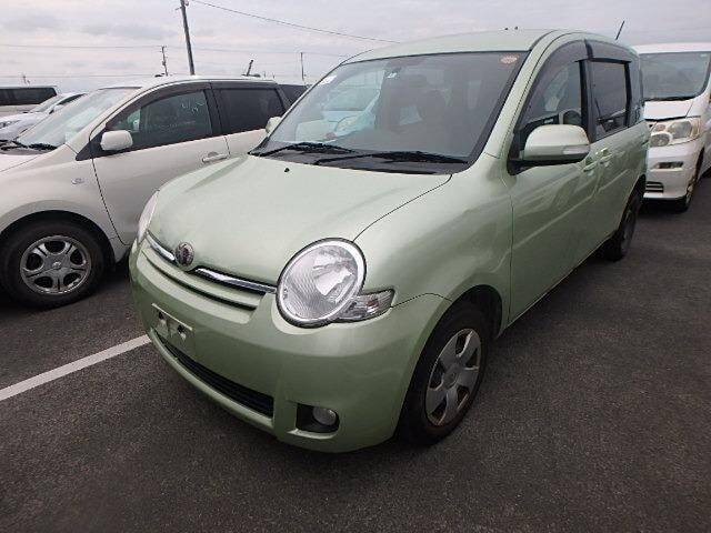 Toyota sienta 2010