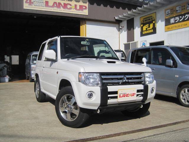 Mitsubishi pajero mini 2012