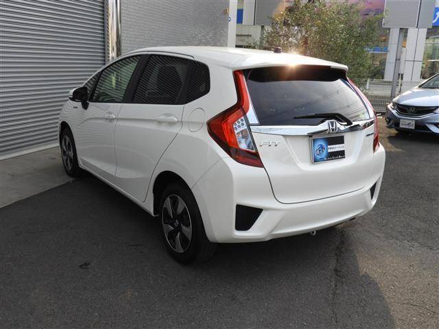 Honda Fit 2017 гибрид