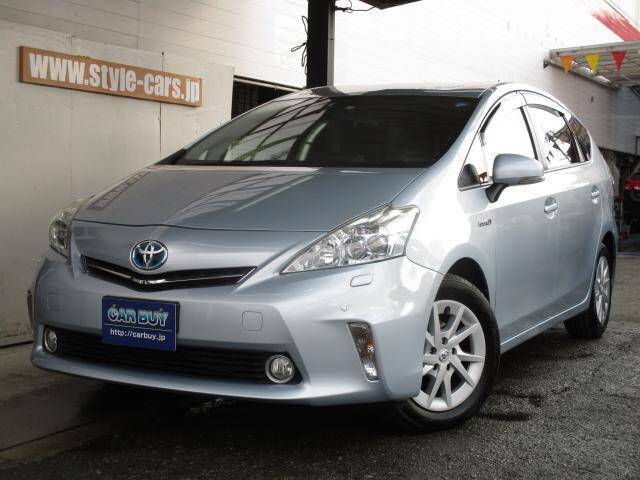 Toyota prius alpha 2013