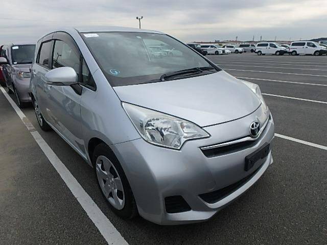 Toyota ractis 2014