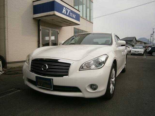Nissan fuga 2011