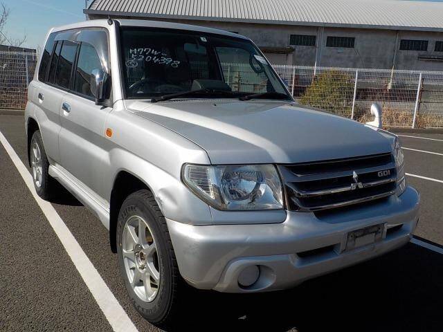 Mitsubishi pajero io 2001