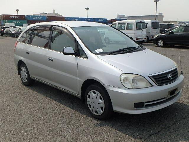 Toyota nadia 2001