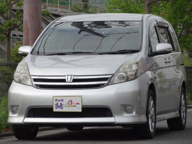 Toyota isis 2000