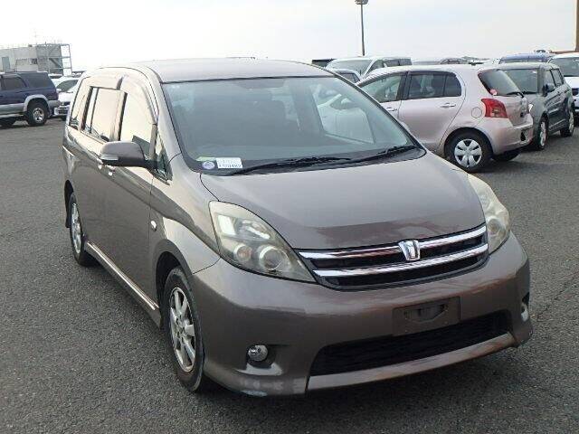 Toyota isis 2009