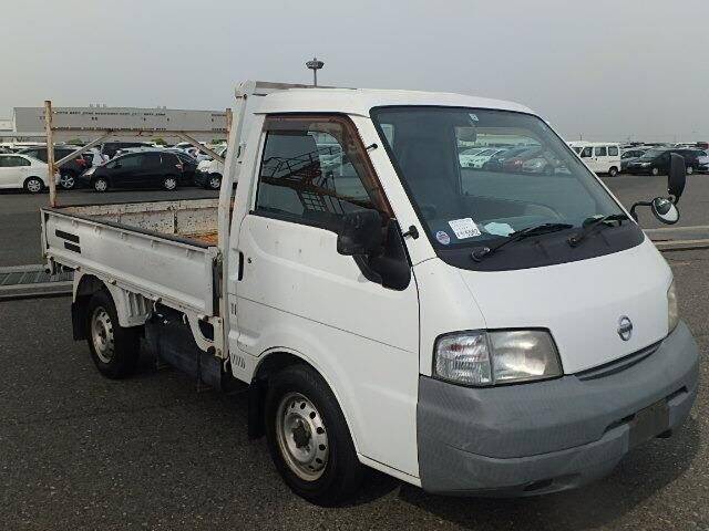 Nissan vanette van truck