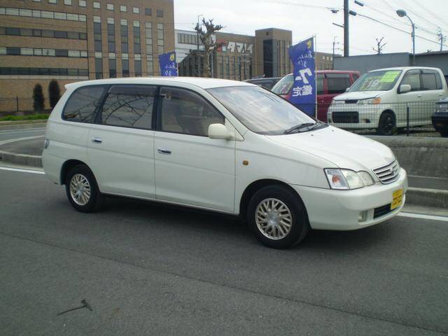 Toyota gaia 2000