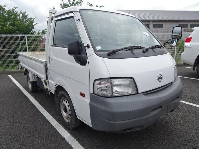 Nissan vanette van truck