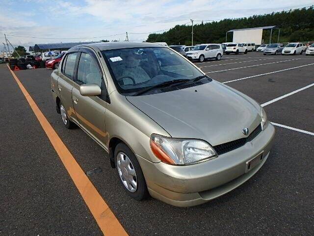 Toyota platz коврики