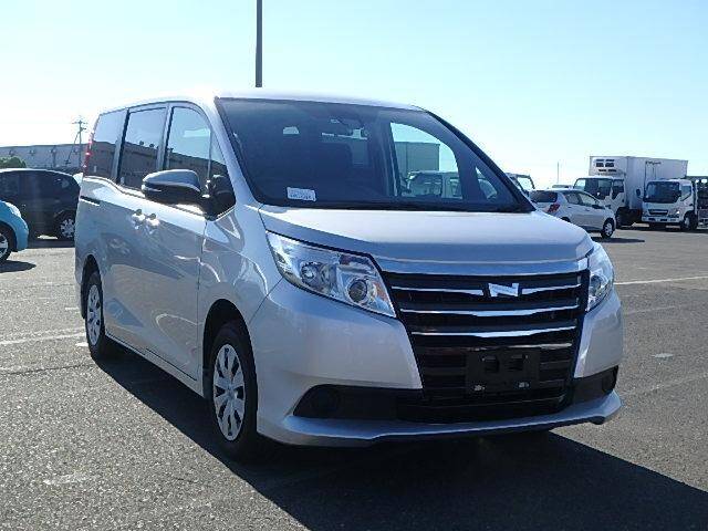 Toyota noah 2017 комплектации