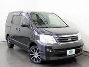 2005 TOYOTA NOAH X