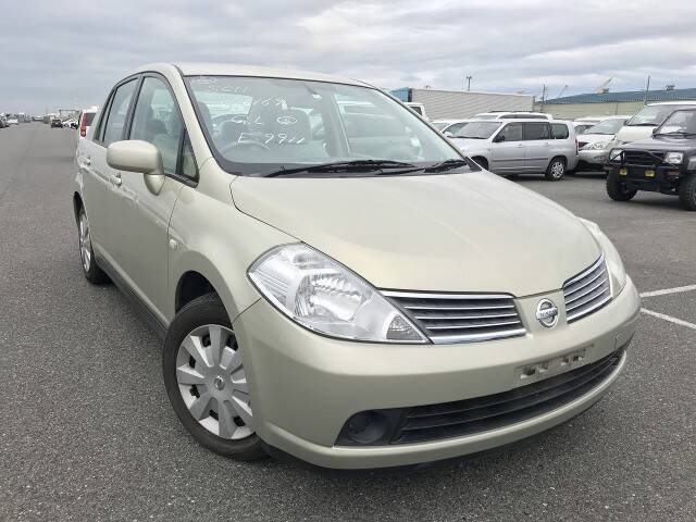 Nissan latio 2006