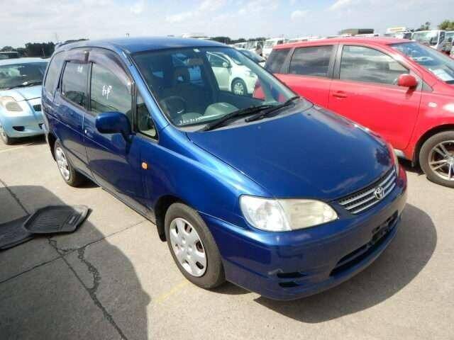 Toyota spacio 2000
