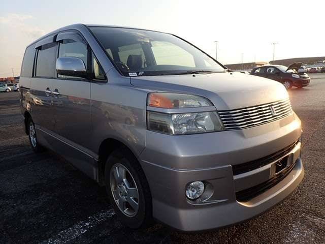 Toyota voxy 2003