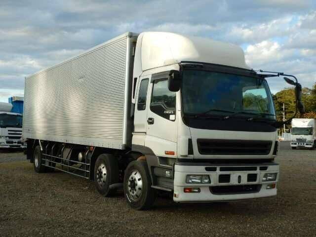 Isuzu giga фото