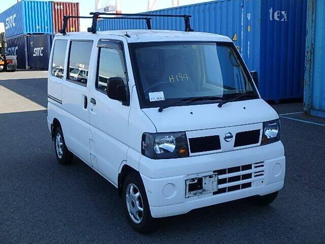 Nissan clipper van