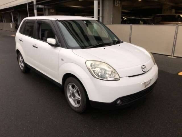 Mazda verisa 2005