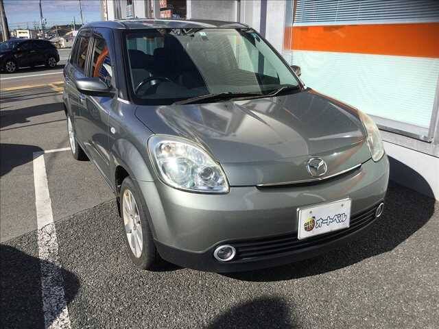 Mazda verisa 2005